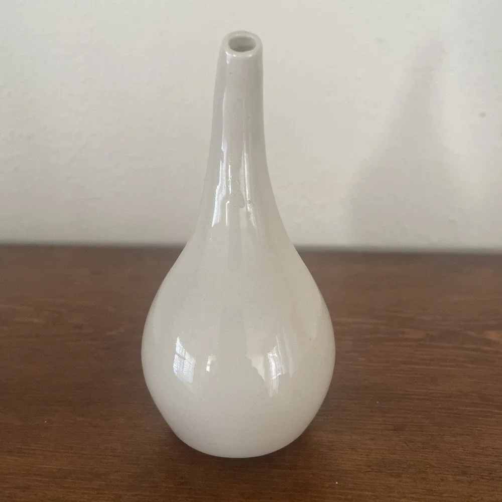 Teardrop Bud Vase Art Pottery White‎ 80s Vintage 4.5